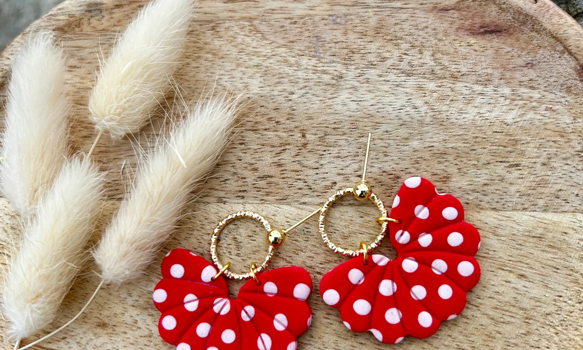 boucles d'oreilles à pois