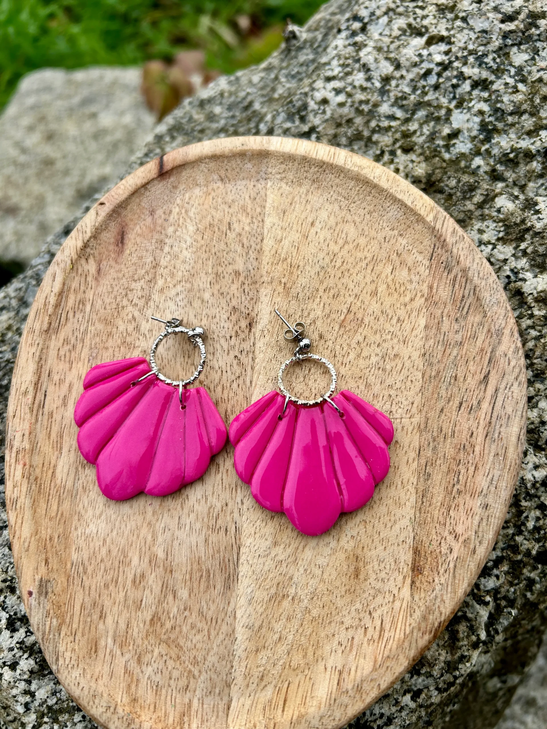 boucles d'oreilles colorées
