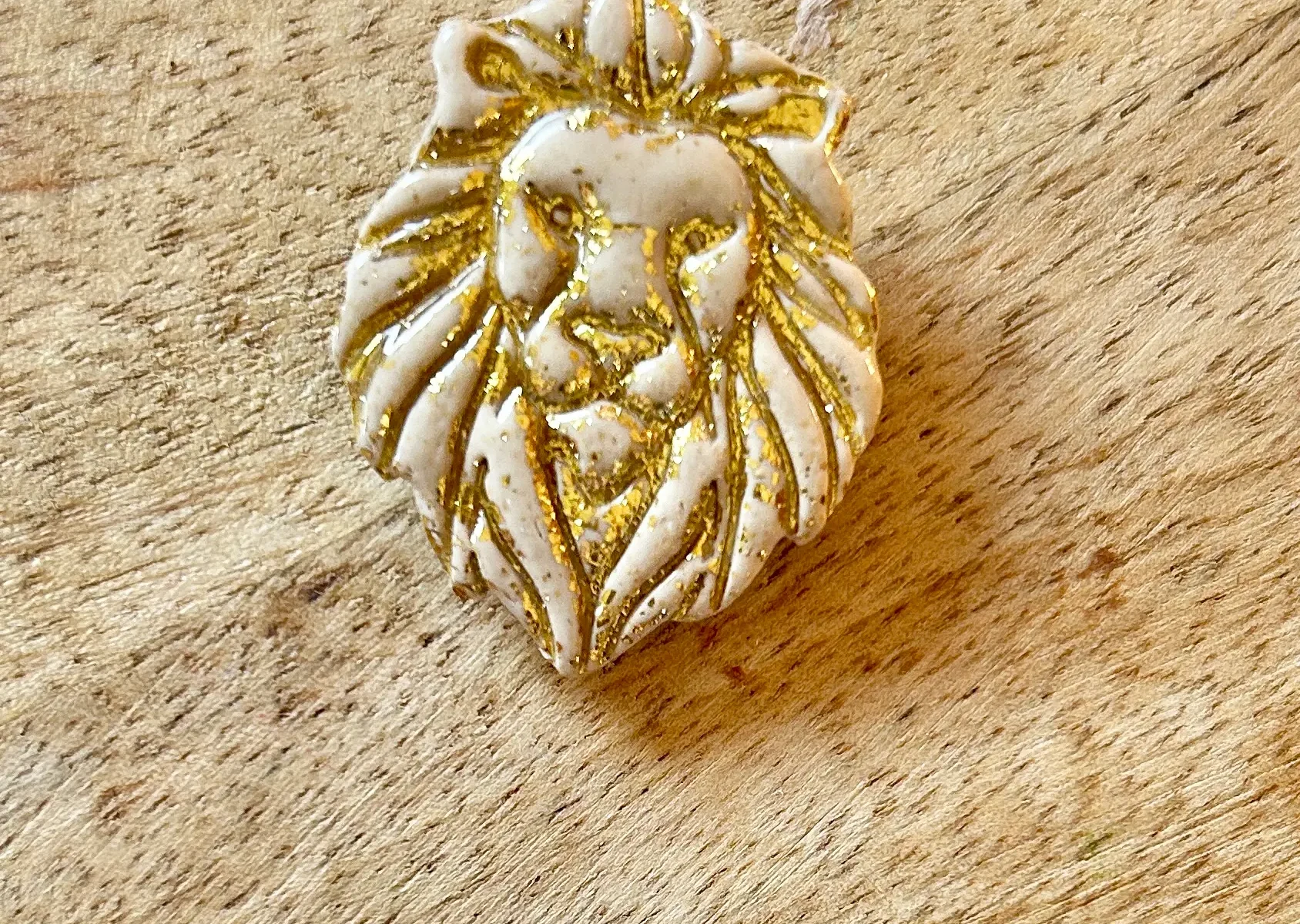 broche lion