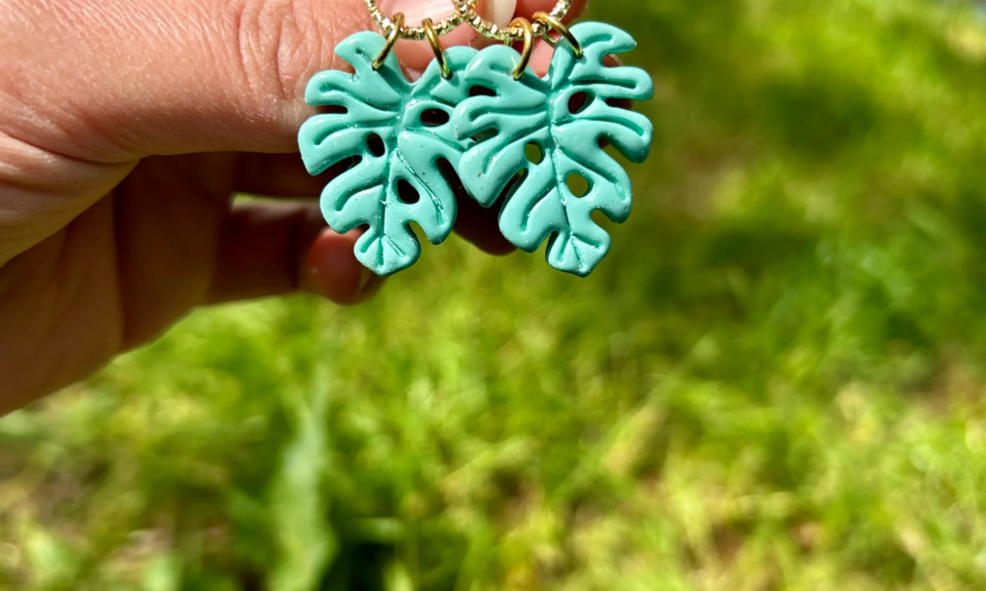 boucles d'oreilles monstera