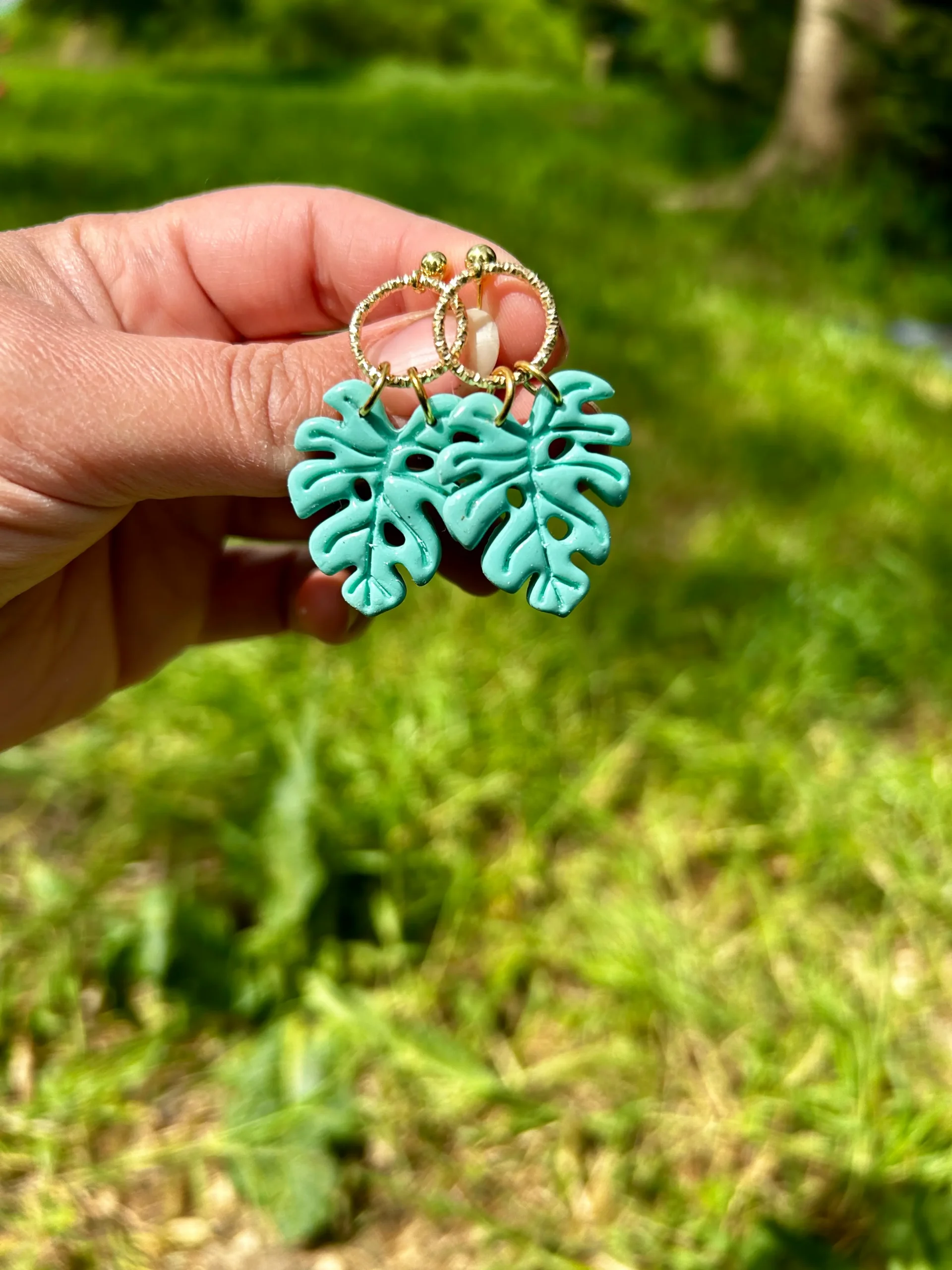 boucles d'oreilles monstera