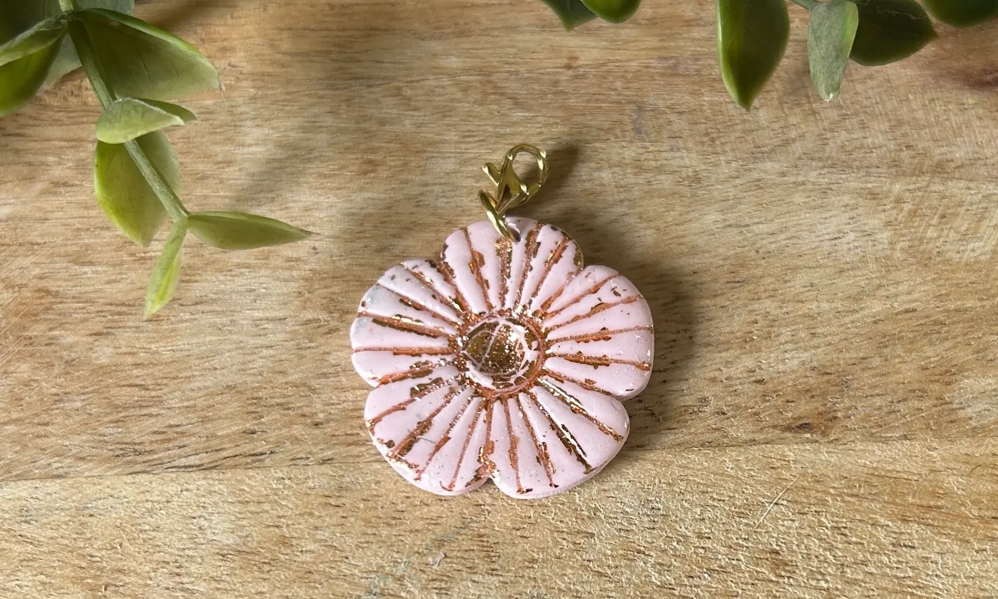 Charm fleur rose