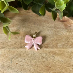 charm nœud rose