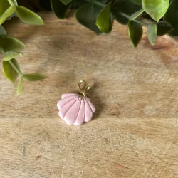 charm coquillage rose