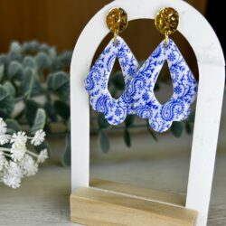 boucles d'oreilles motifs bleu et blanc