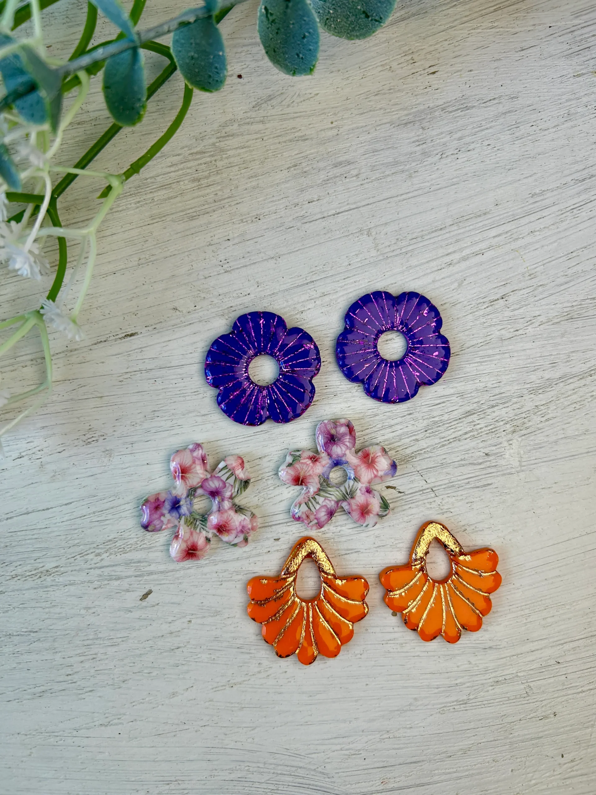 Box pampilles violettes oranges